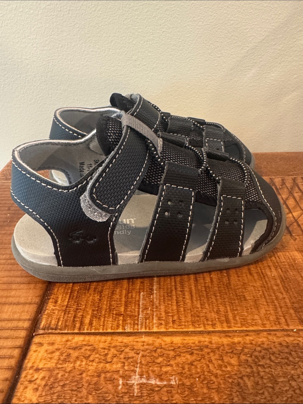 See Kai Run Black and Gray Kids' Closed-Toe Sandals Toddler Size 8